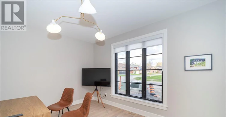 17 Trailway Circle, Ottawa, ON, K2S 1B9 - 15