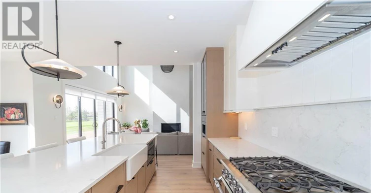 17 Trailway Circle, Ottawa, ON, K2S 1B9 - 12