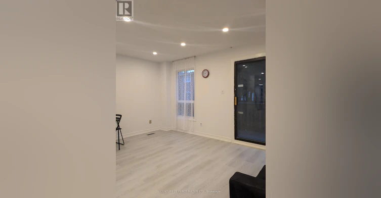 58 Danilack Court, Toronto, ON, M1V 4L4 - 7