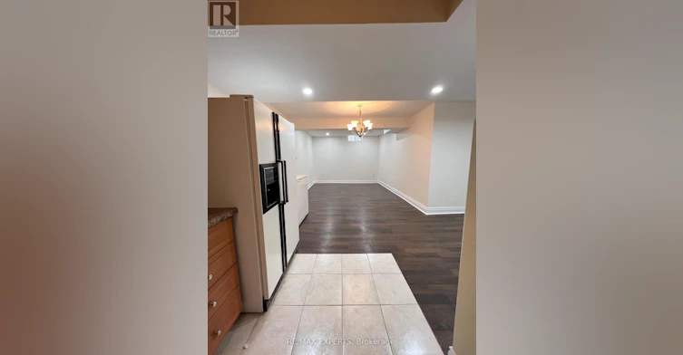 401 Forest Fountain Drive, Vaughan, ON, L4H 1W4 - 2
