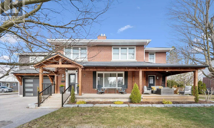 195 Forfar Street W