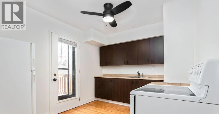 UPPER-1567 Cataraqui Street, Windsor, ON, N9A 3R4 - 8