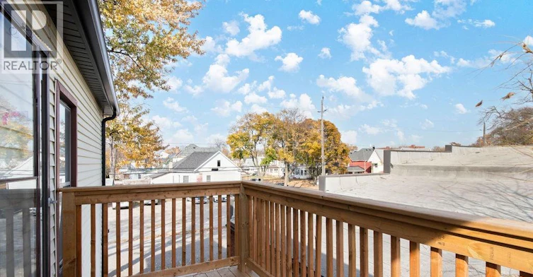 UPPER-1567 Cataraqui Street, Windsor, ON, N9A 3R4 - 9