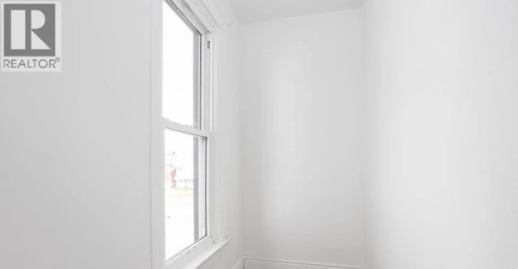 UPPER-1567 Cataraqui Street, Windsor, ON, N9A 3R4 - 4