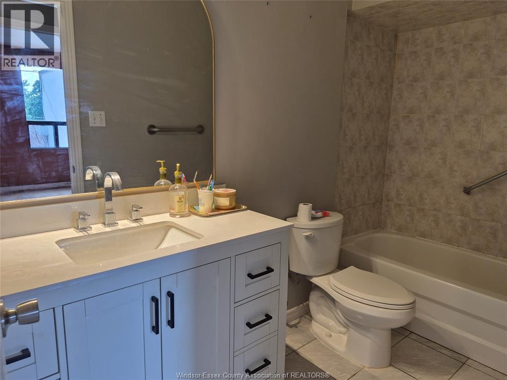 3-3875 Tecumseh Road East, Windsor, ON, N8W 1T1 - 8