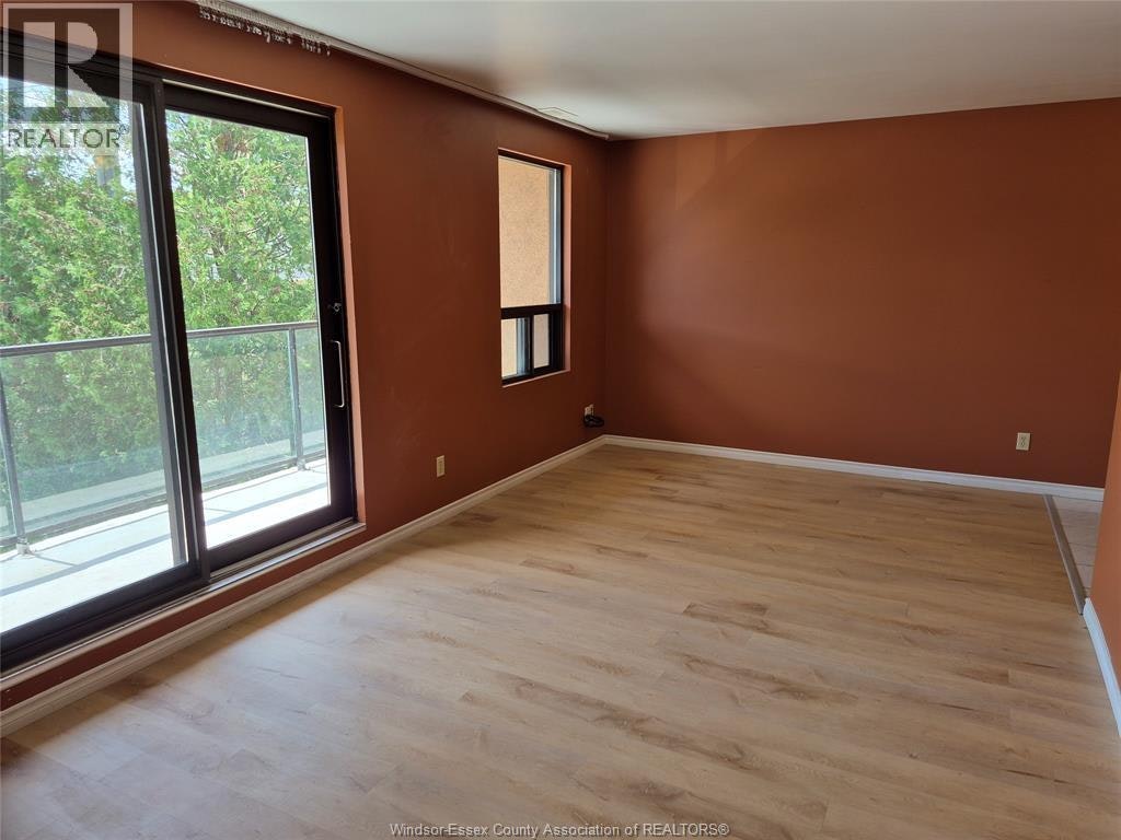 3-3875 Tecumseh Road East, Windsor, ON, N8W 1T1 - 2