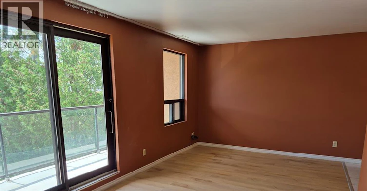 3-3875 Tecumseh Road East, Windsor, ON, N8W 1T1 - 2