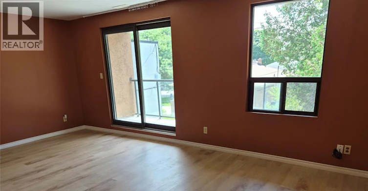 3-3875 Tecumseh Road East, Windsor, ON, N8W 1T1