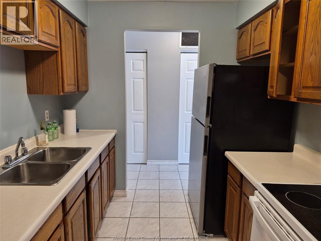 3-3875 Tecumseh Road East, Windsor, ON, N8W 1T1 - 5