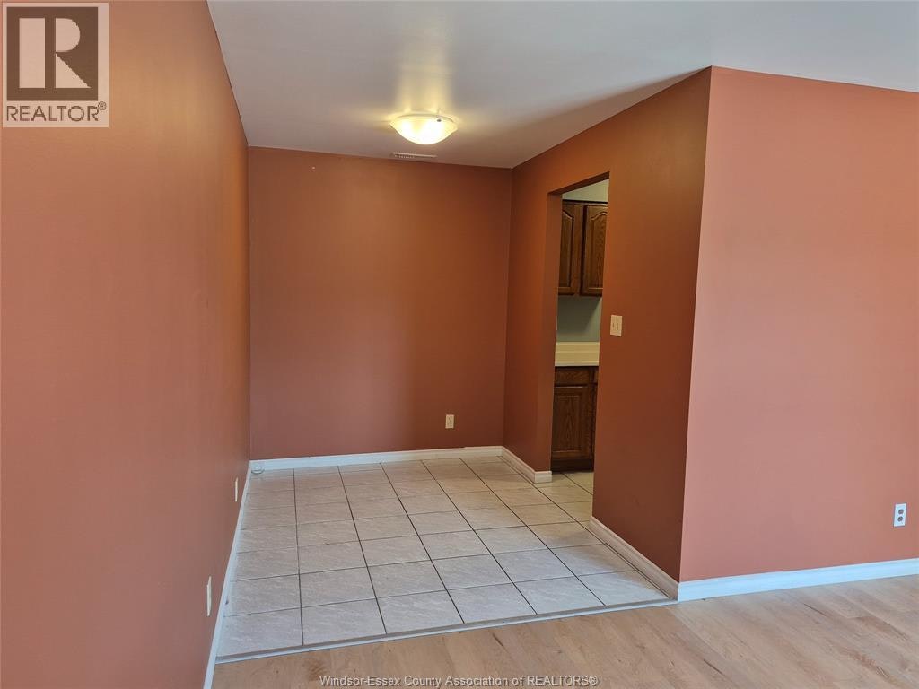 3-3875 Tecumseh Road East, Windsor, ON, N8W 1T1 - 3