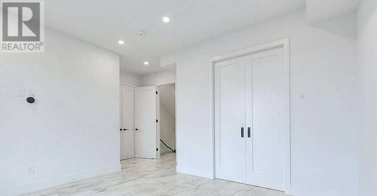 613 Harvie Avenue, Toronto, ON, M6E 4M4 - 15