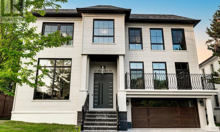 67 Montressor Drive N