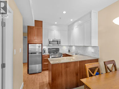 518-12811 Lakeshore Drive - 5