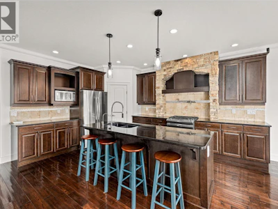 2584 Lucinde Road - 4