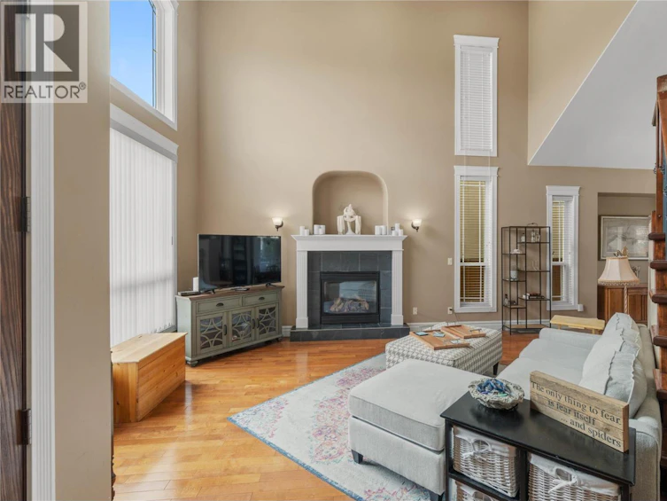 866 Arlington Court, Kamloops, BC, V2B 8T4 - 2