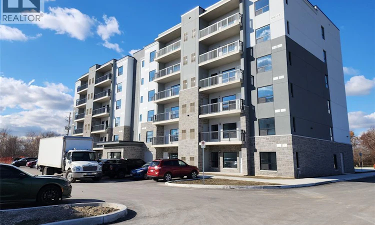 408-3290 Stella Crescent