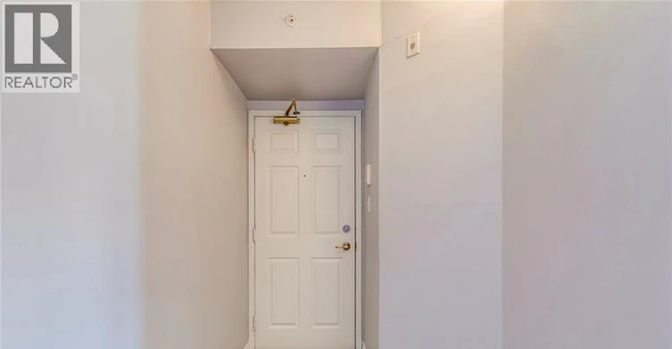 302-1411 Walker's Line, Burlington, ON, L7M 4P5 - 2