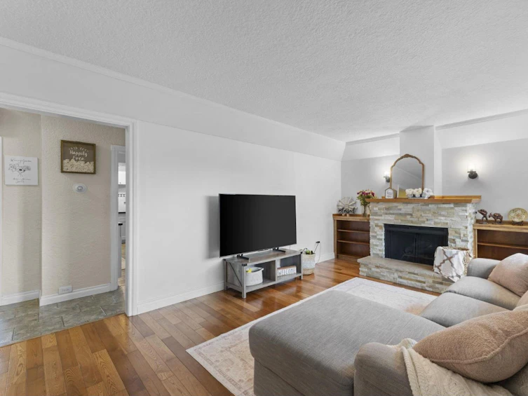 46307 Riverside Drive, Chilliwack, BC, V2P 3L2 - 2