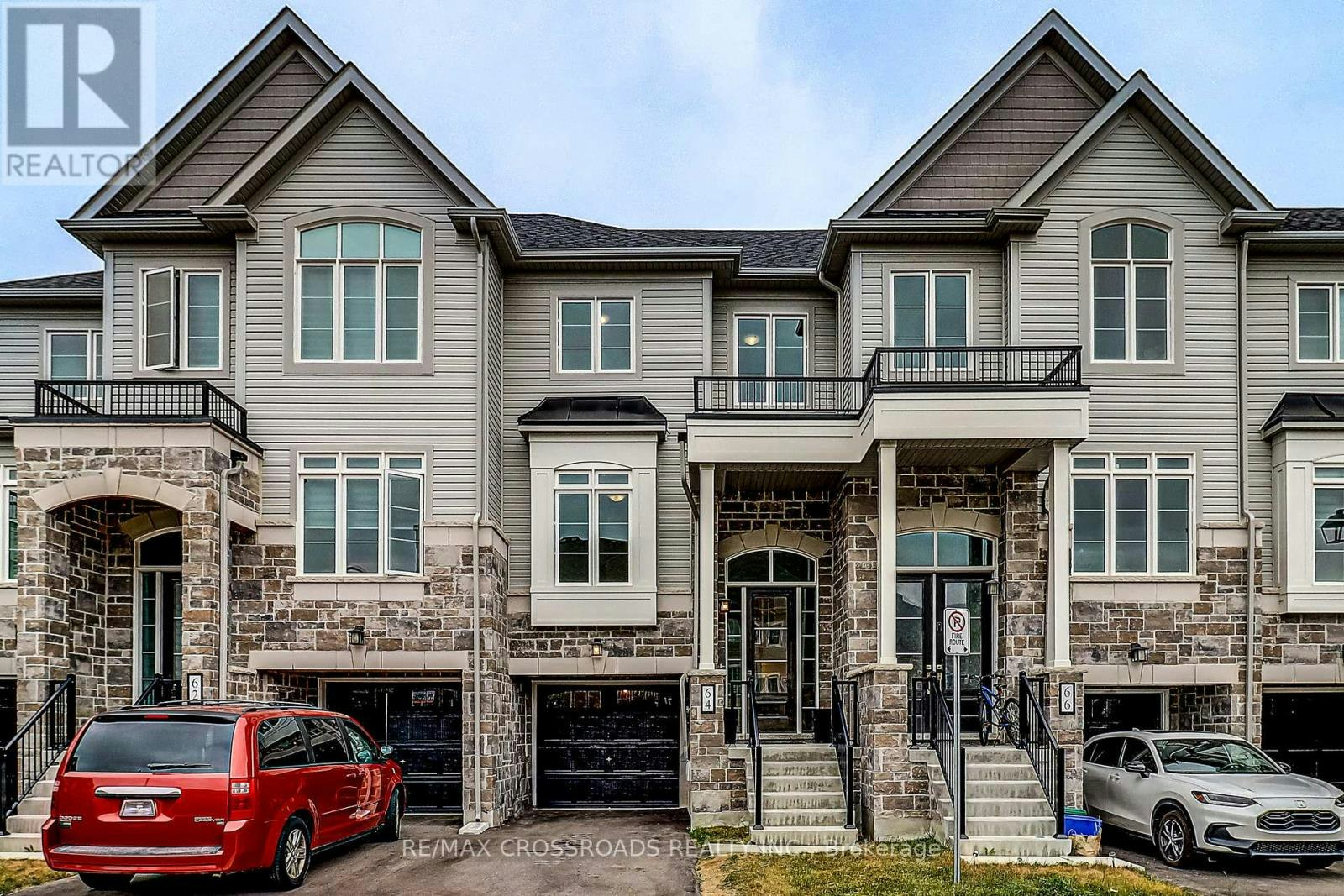64 Lyall Stokes Circle, East Gwillimbury, ON, L0G 1M0