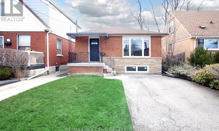 33 Shadyside Avenue