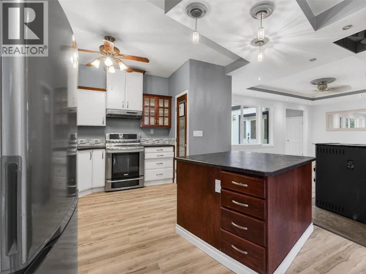 9048 Humming Bird Drive, Swansea Point, BC, V0E 2K2 - 15