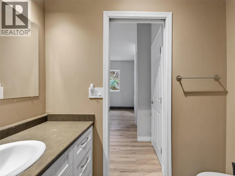 9048 Humming Bird Drive, Swansea Point, BC, V0E 2K2 - 39
