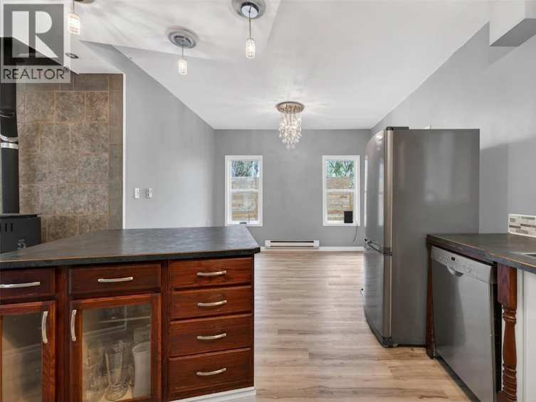 9048 Humming Bird Drive, Swansea Point, BC, V0E 2K2 - 13