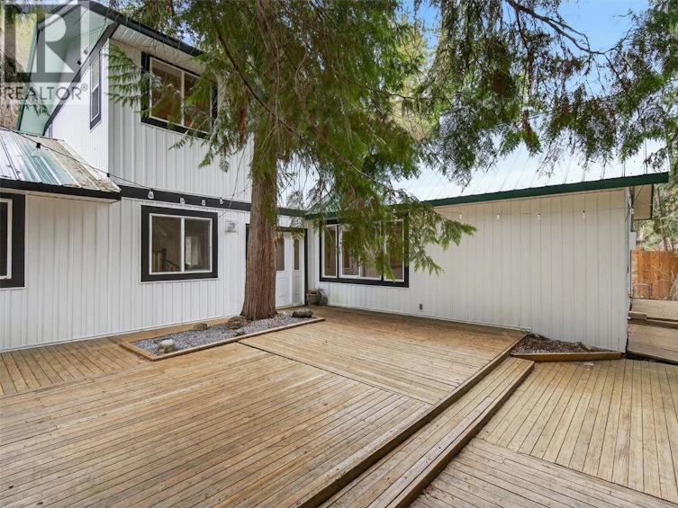 9048 Humming Bird Drive, Swansea Point, BC, V0E 2K2 - 4
