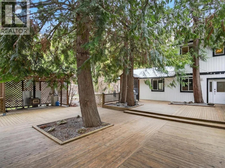 9048 Humming Bird Drive, Swansea Point, BC, V0E 2K2 - 60