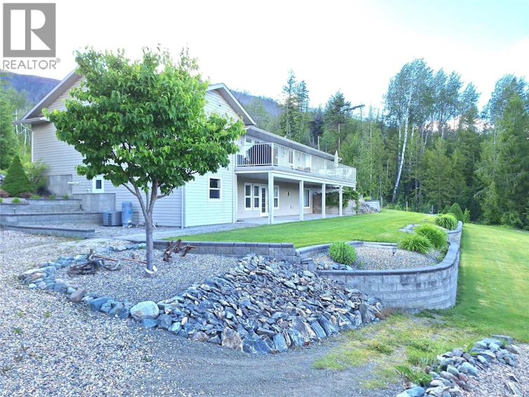1406 Huckleberry Drive, Sorrento, BC, V0E 2W1 - 14