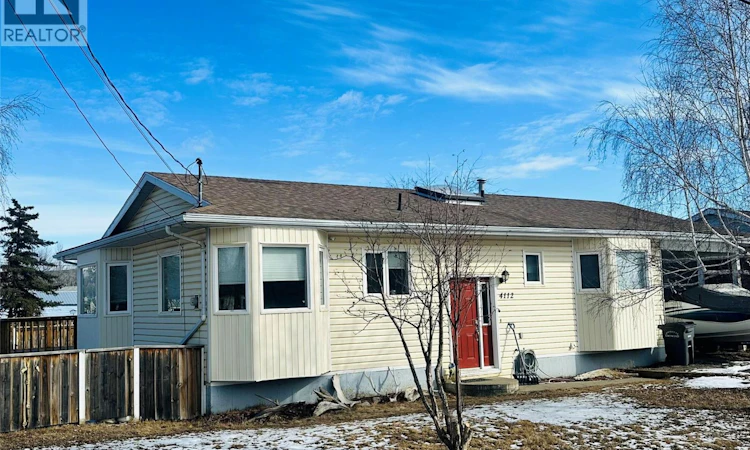 4112 NE 52a Place