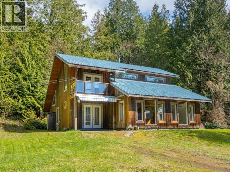 7615 Southview Road, Powell River, BC, V8A 0C9 - 2