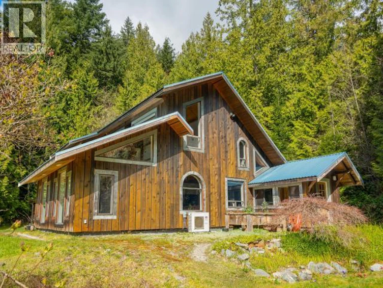 7615 Southview Road, Powell River, BC, V8A 0C9