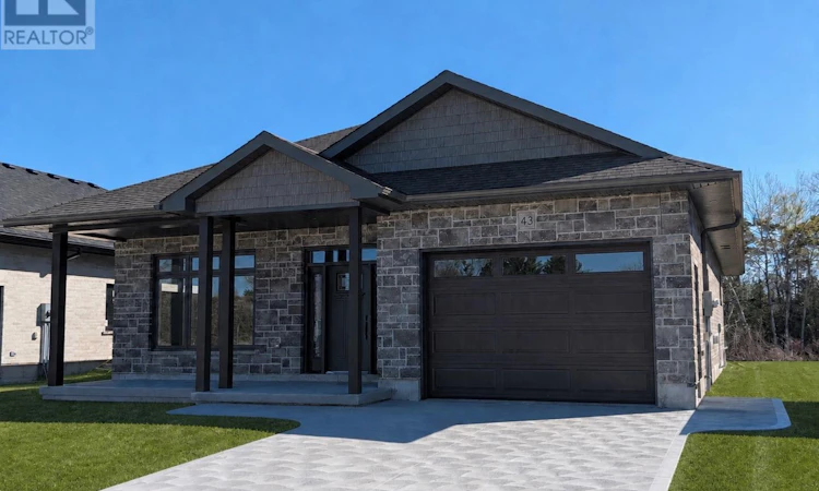 43 Mercedes Crescent