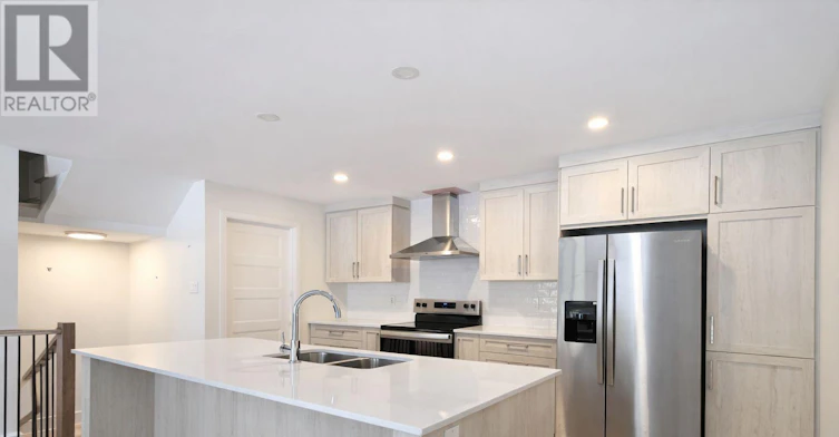 327 Voyageur Place, Russell, ON, K0A 1W1 - 2