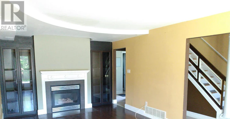 23 Heatherdale Place, Hamilton, ON, L9C 6K7 - 2