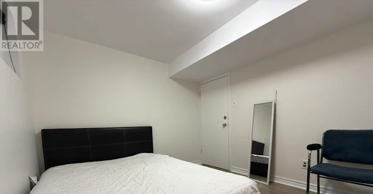 BSMT-16 Farmington Crescent, Toronto, ON, M1S 1G1 - 4