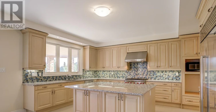 24 Whitewood Drive, Whitchurch-Stouffville, ON, L4A 1R9 - 26