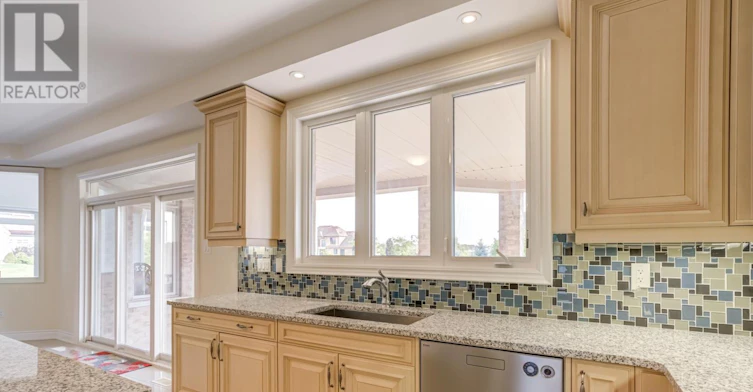 24 Whitewood Drive, Whitchurch-Stouffville, ON, L4A 1R9 - 24