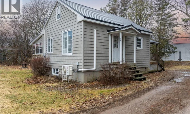 33 Magnolia Avenue