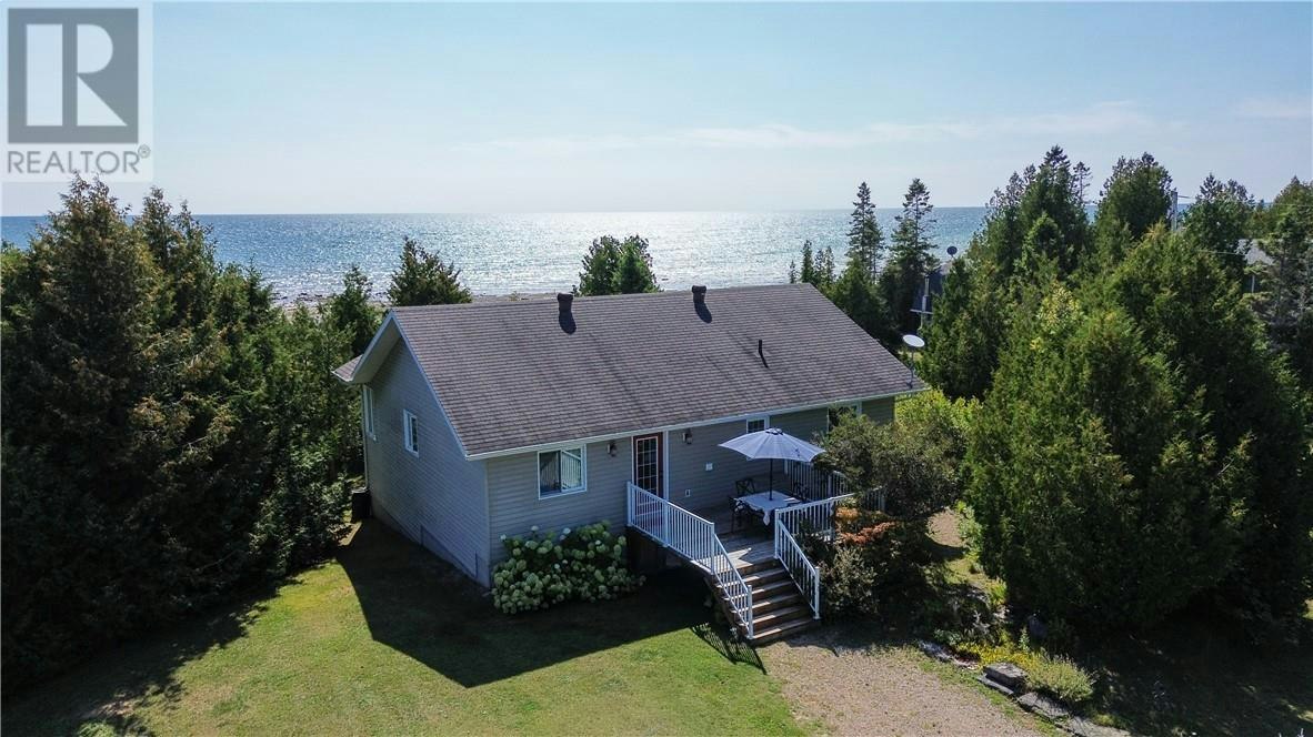 619 Lake Huron Drive, Central Manitoulin, ON, P0P 2B0