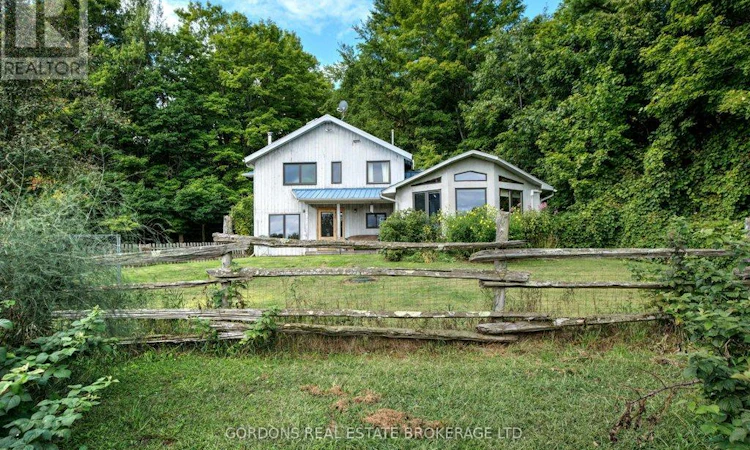 1084 Moon Road