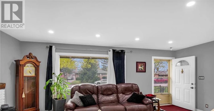 200 Renfro Crescent, London, ON, N5V 3B7 - 5