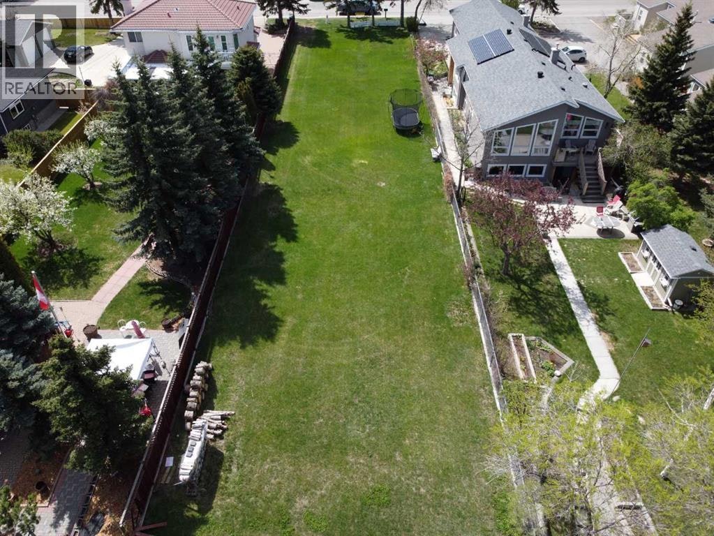 8520 48 Avenue NW, Calgary, AB, T3B 2A6