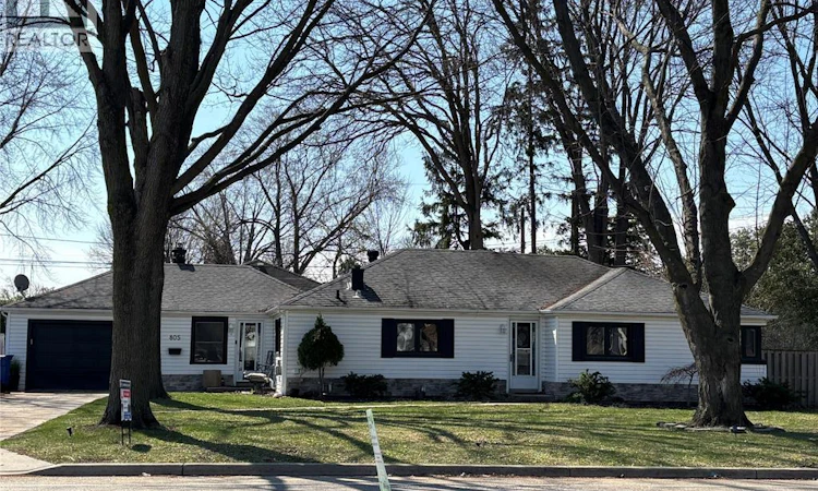 805 Roselawn
