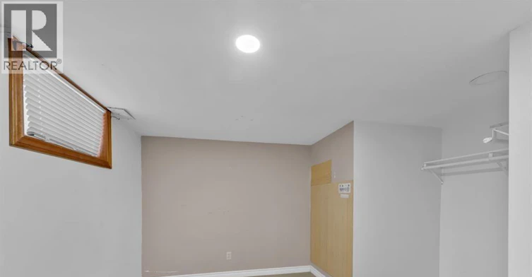 2311 University Avenue, Windsor, ON, N9B 1E8 - 24