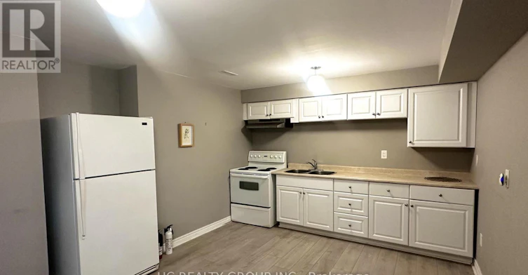 BSMT-821 Walsh Court, Newmarket, ON, L3X 2V3