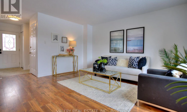 24 Lampman Lane