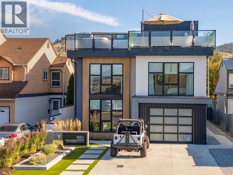 985 Manhattan Drive, Kelowna, BC, V1Y 1H7 - 2