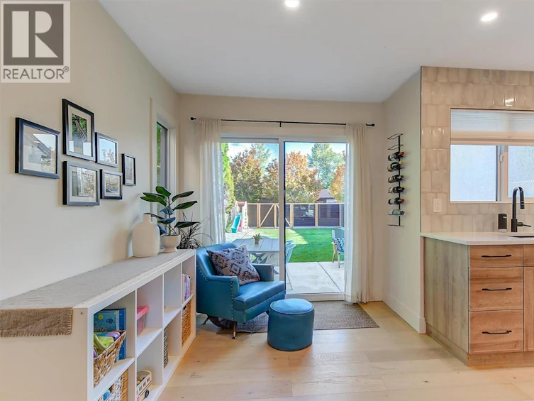 985 Manhattan Drive, Kelowna, BC, V1Y 1H7 - 13